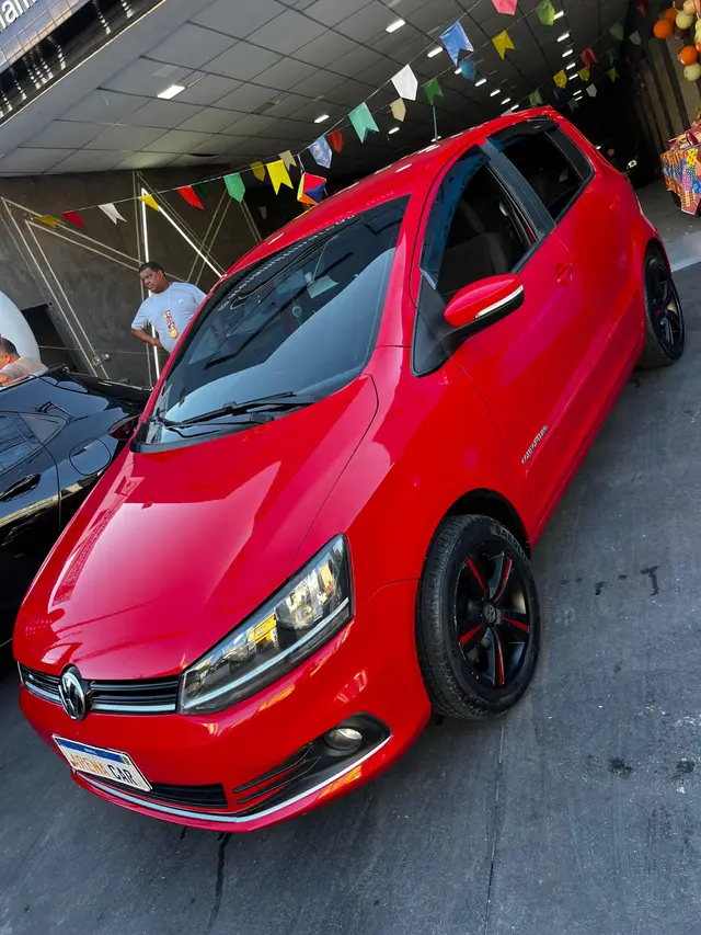 Carro Volkswagen Fox 2015 Comfortline 1.0 TEC (Flex)