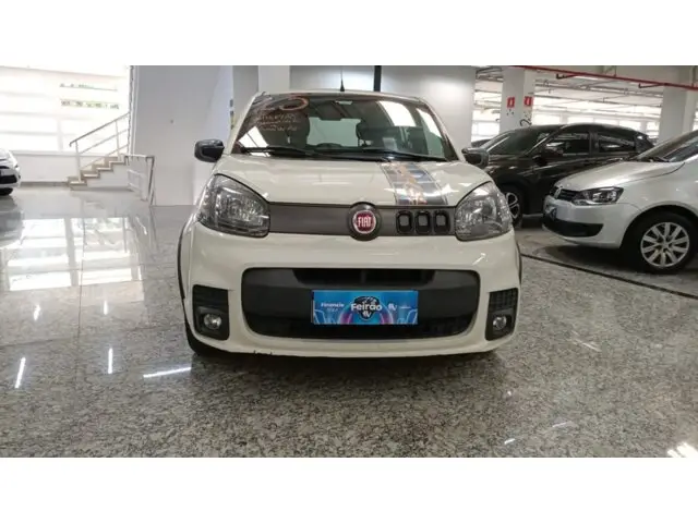 Carro Fiat Uno 2015 Sporting 1.4 8V Dualogic (Flex)