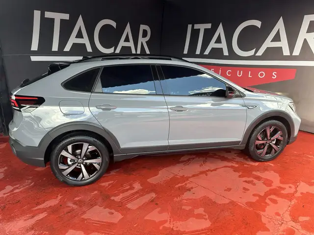 Carro Volkswagen Nivus 2023 Highline 200 TSI