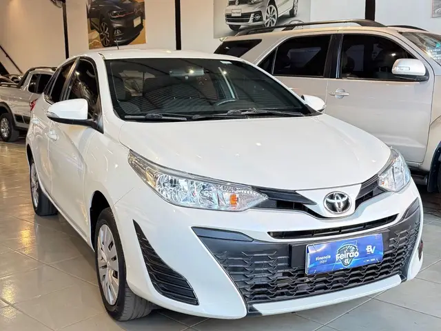 Carro Toyota Yaris 2021 1.3 XL Live (Flex)