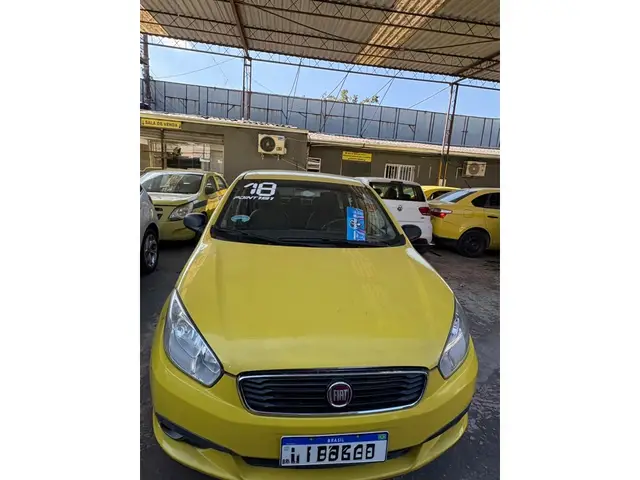 Carro Fiat Grand Siena 2018 Attractive 1.0 (Flex)