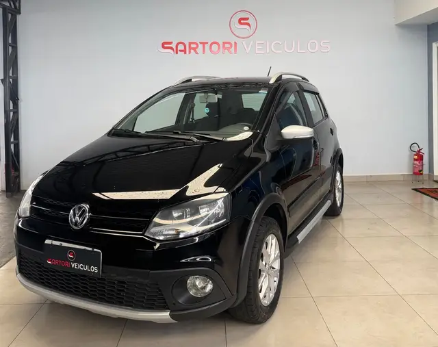 Carro Volkswagen CrossFox 2014 I-Motion 1.6 VHT (Flex)