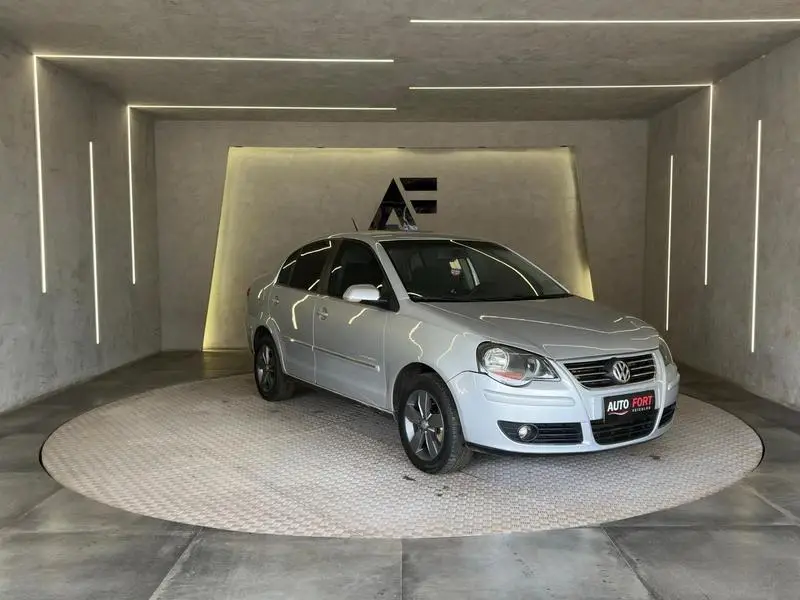 Volkswagen Polo Sedan Comfortline 2.0 (Flex)