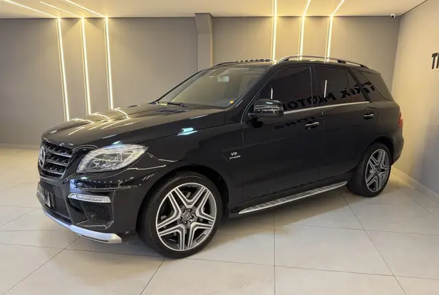 Carro Mercedes-Benz Classe ML AMG 2015 ML 63 AMG 5.5 V8 Bi-Turbo 4Matic