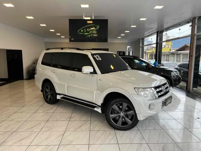 Carro Mitsubishi Pajero Full 2013 3.2 DI-D 5D HPE 4WD
