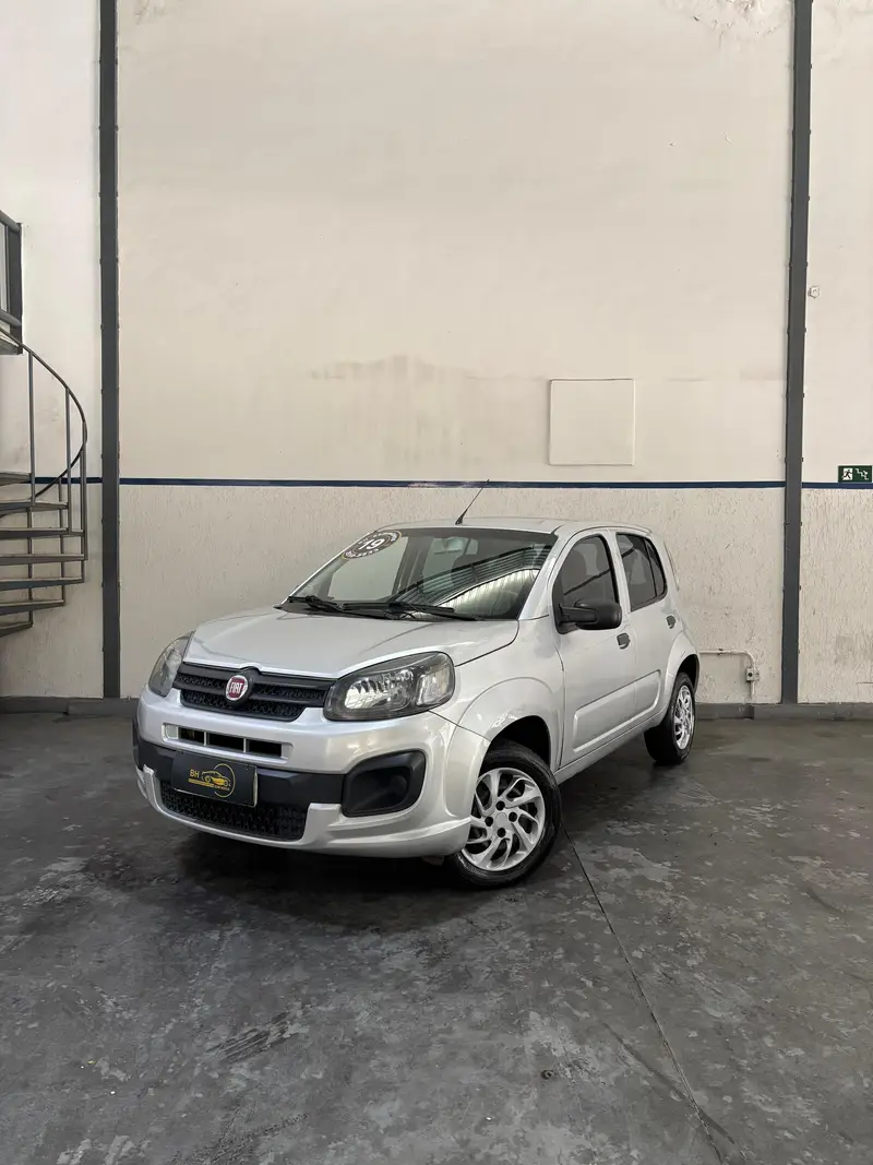 Fiat Uno Attractive 1.0 8V (Flex) 4p