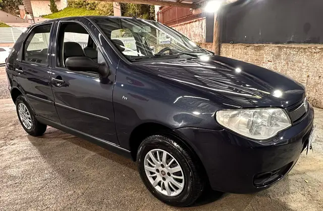 Carro Fiat Palio 2004 ELX 1.0 8V (versão III)