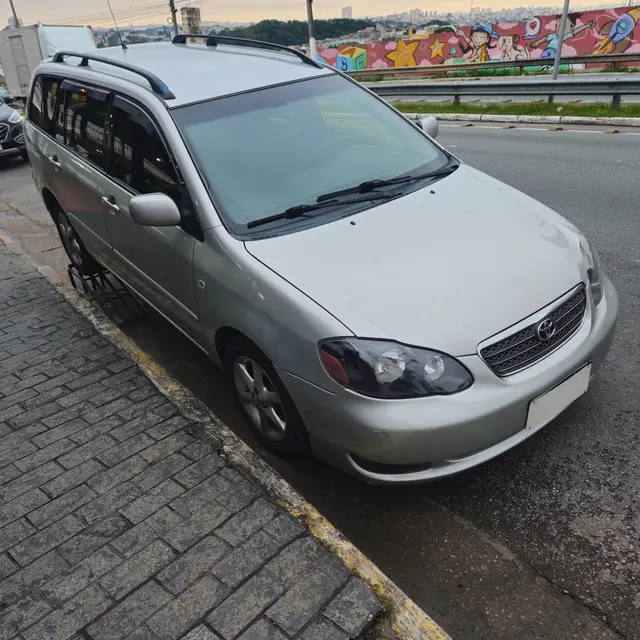 Carro Toyota Fielder 2005 1.8 16V (aut)