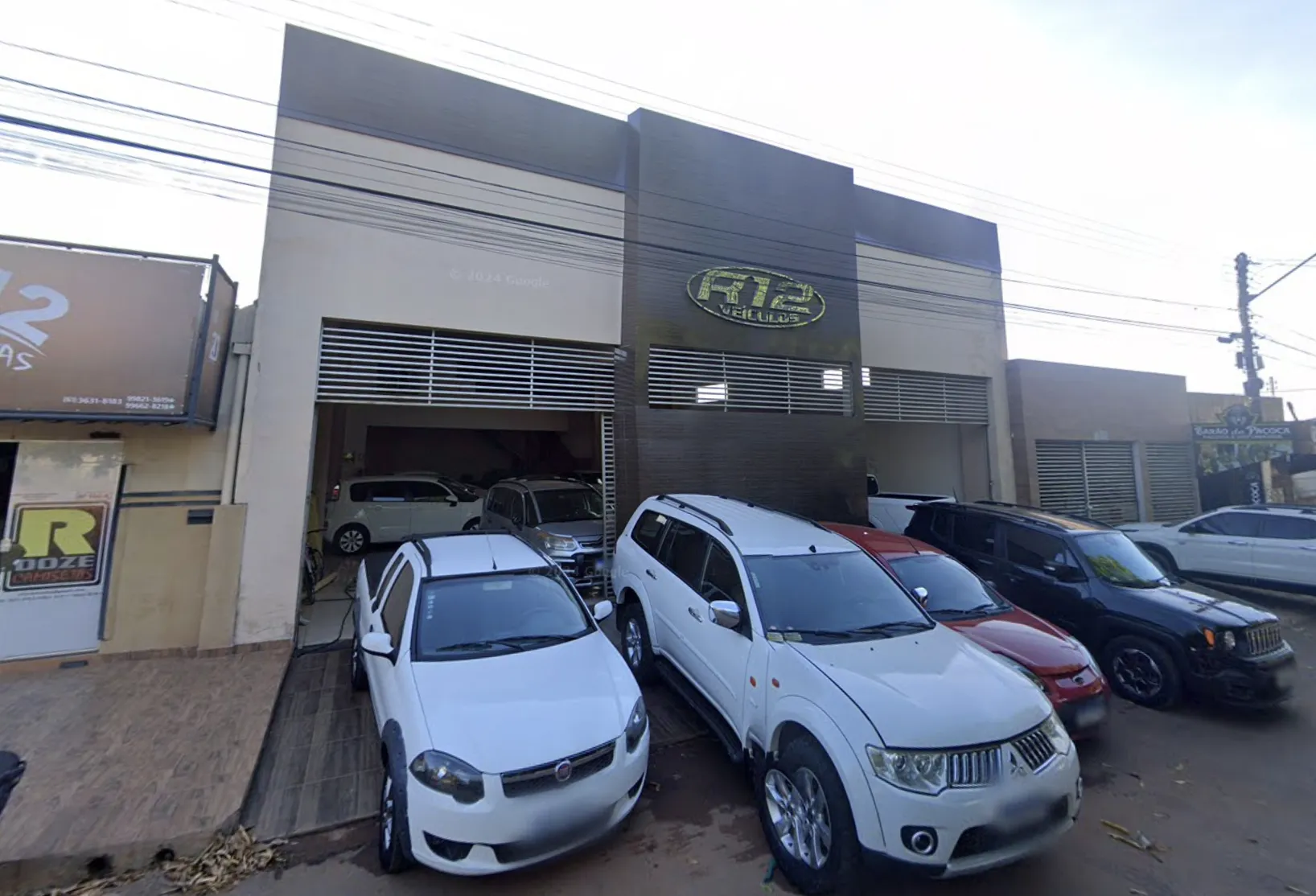 Fachada da loja Veículos à venda em R12 Veículos - Formosa - GO | Mobiauto