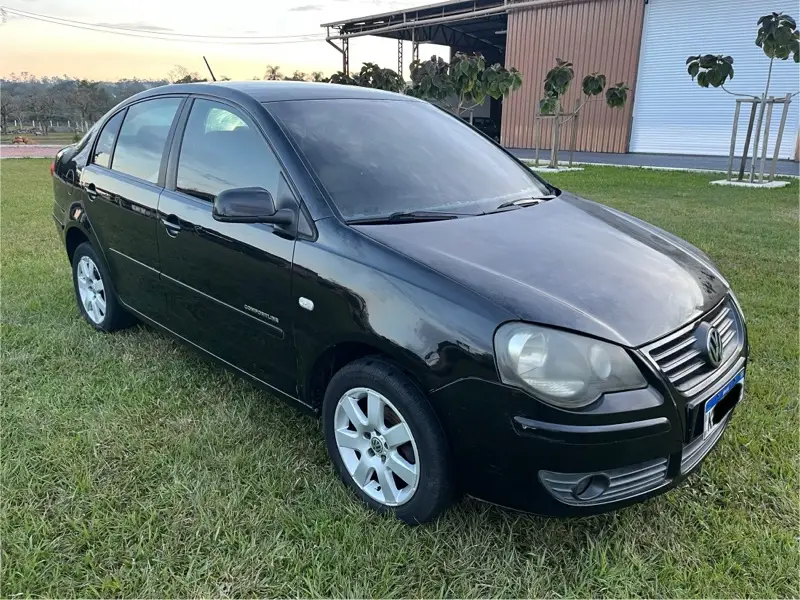 Volkswagen Polo Sedan Comfortline 1.6 8V (Flex)