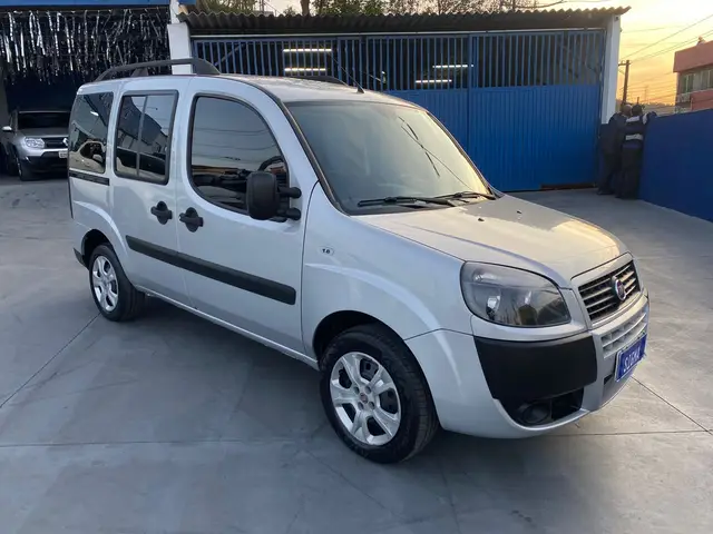 Carro Fiat Doblò 2020 Essence 1.8 16V (Flex)