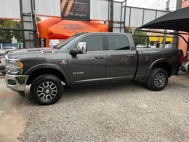 Carro RAM 3500 2023 Limited Longhorn 6.7 4x4