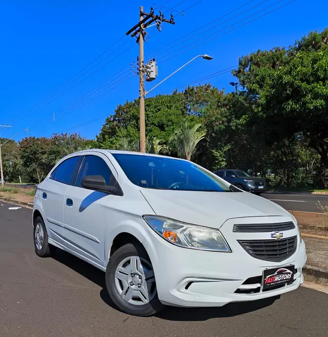 Carro Chevrolet Onix 2015 1.0 LS SPE/4