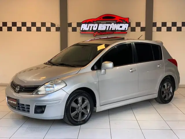 Carro Nissan Tiida 2012 SL 1.8 (flex) (aut)