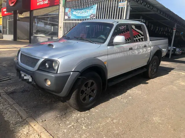 Carro Mitsubishi L200 Triton Outdoor 2011 L 200 Outdoor HPE 4x4 2.5 (cab. dupla)