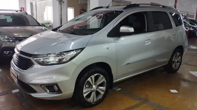 Carro Chevrolet Spin 2023 Premier 1.8 (Aut.)
