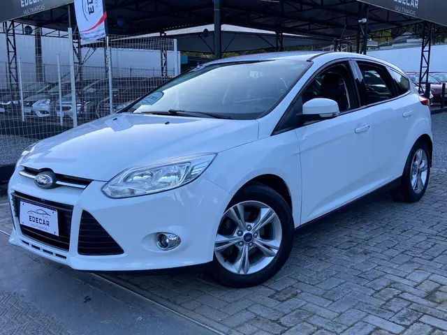 Carro Ford Focus Hatch 2015 SE 1.6 16V TiVCT