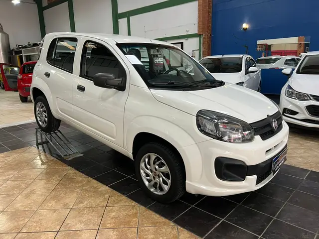Carro Fiat Uno 2019 Attractive 1.0 8V (Flex) 4p