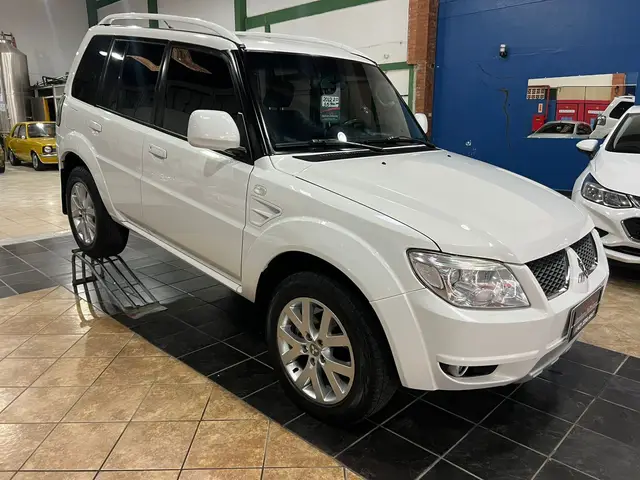 Carro Mitsubishi Pajero TR4 2012 2.0 16V 4x2 (Flex)