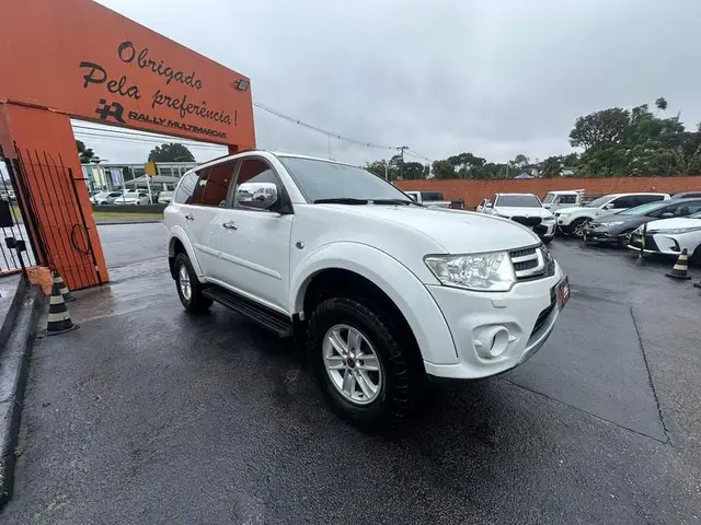 Carro Mitsubishi Pajero Dakar 2015 3.2 4WD (Aut)