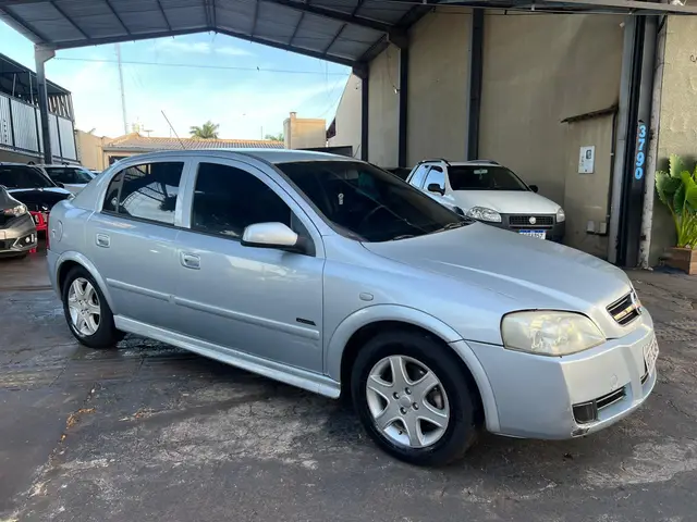 Carro Chevrolet Astra Hatch 2009 Advantage 2.0 (Flex)