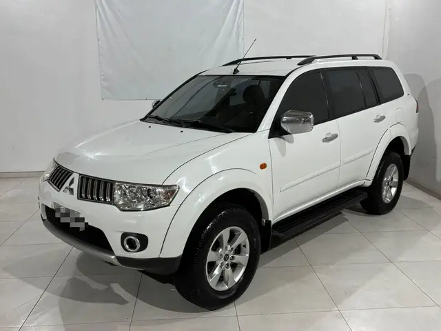 Carro Mitsubishi Pajero Dakar 2013 3.2 HPE 4WD (aut)