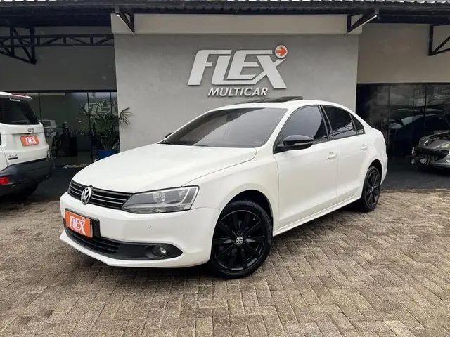 Carro Volkswagen Jetta 2013 2.0 Comfortline (Flex)