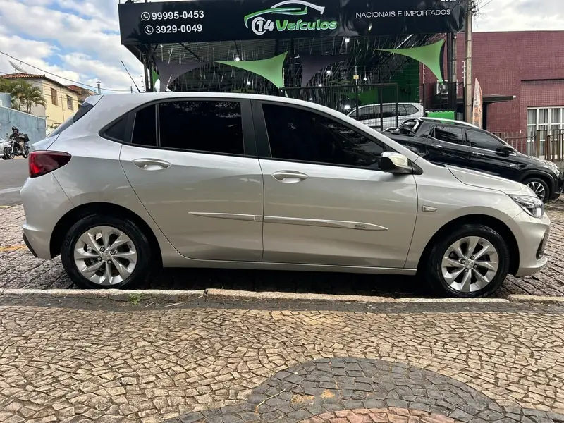 Chevrolet Onix LT 1.0 Turbo (Flex)