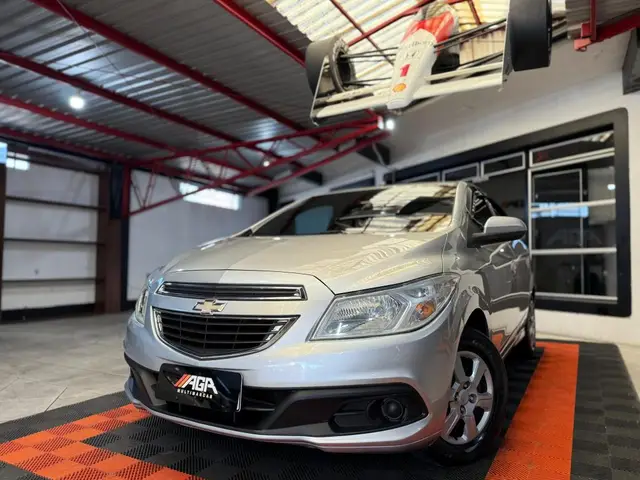 Carro Chevrolet Onix 2013 1.0 LT SPE/4