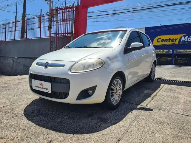 Carro Fiat Palio 2013 Attractive 1.4 8V (Flex)