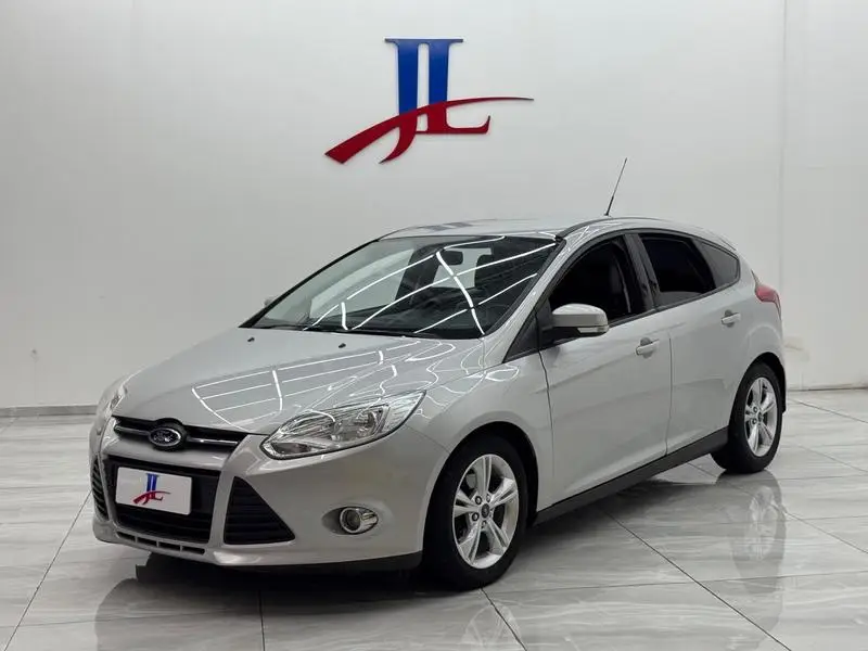 Ford SE 1.6 16V TiVCT PowerShift