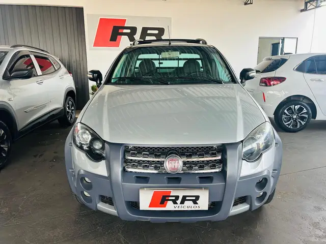 Carro Fiat Strada 2011 Adventure Locker 1.8 16V (Cabine Estendida)