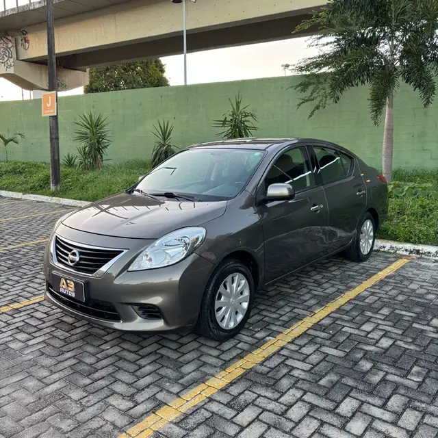 Carro Nissan Versa 2014 1.6 16V SV (Flex)
