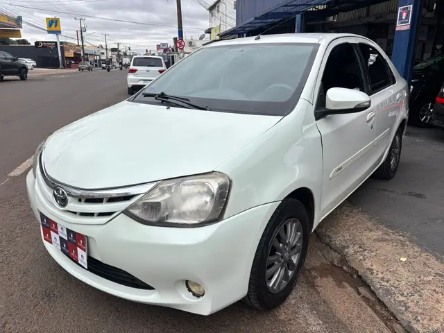 Carro Toyota Etios Sedan 2015 XLS 1.5 (Flex)