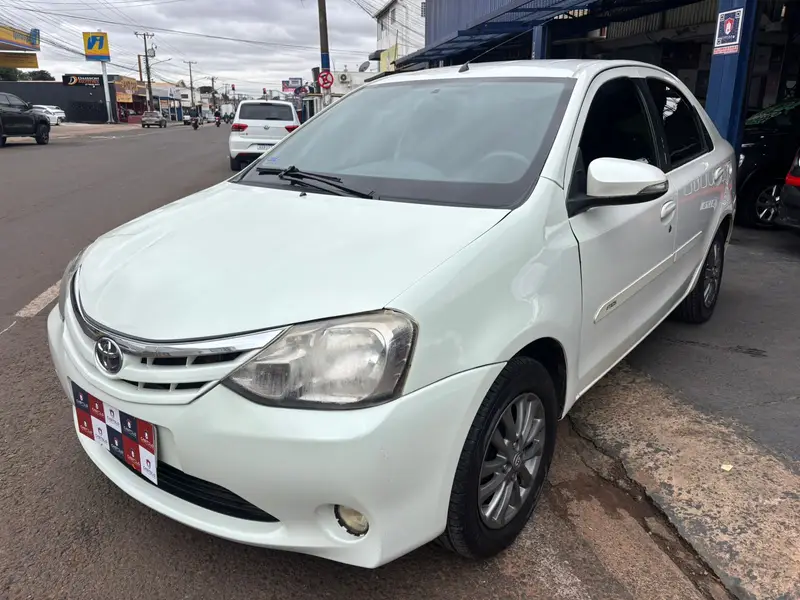 Toyota Etios Sedan XLS 1.5 (Flex)