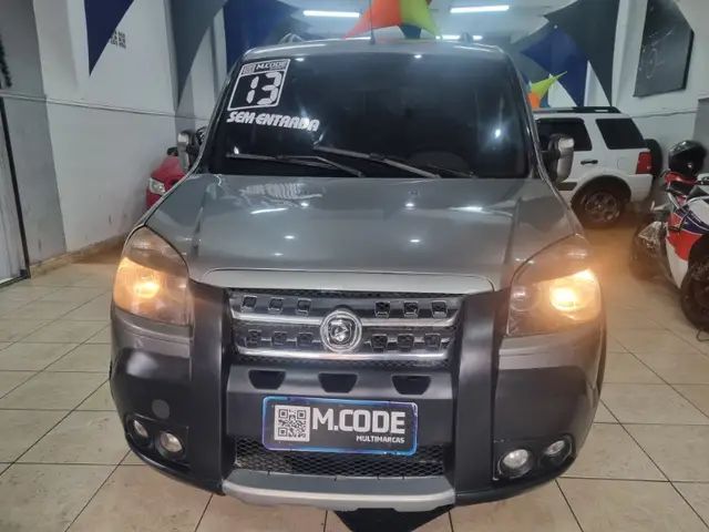 Carro Fiat Doblò 2013 Adventure 1.8 16V (Flex)