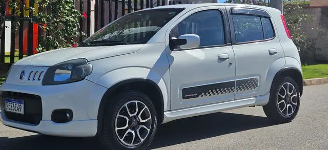 Carro Fiat Uno 2013 Sporting 1.4 8V (Flex) 4p
