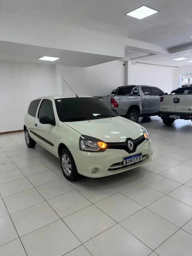 Carro Renault Clio 2014 Authentique 1.0 16V (Flex) 2p