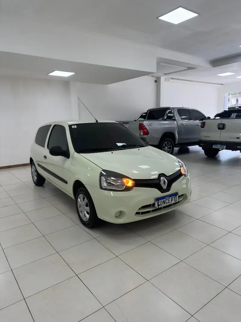 Renault Clio Authentique 1.0 16V (Flex) 2p