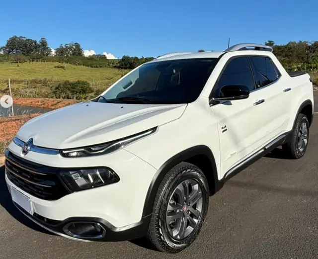 Carro Fiat Toro 2018 Volcano 2.0 diesel AT9 4x4