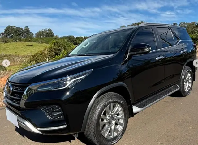 Carro Toyota SW4 2022 SRX 2.8 turbodiesel 7L 4x4 (Aut)