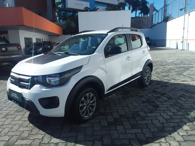 Carro Fiat Mobi 2024 Trekking 1.0