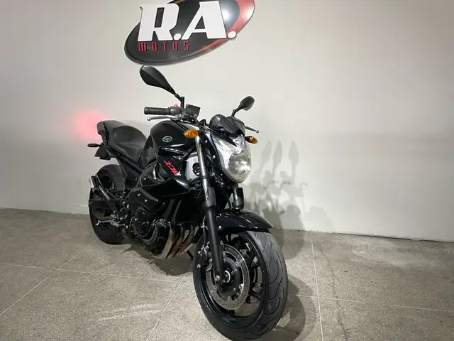 Moto Yamaha XJ6 N 2011 XJ6 N 600