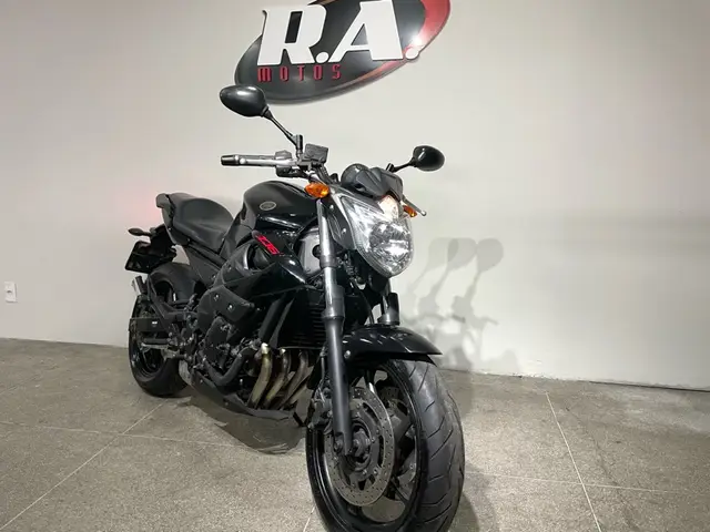 Moto Yamaha XJ6 N 2011 XJ6 N 600