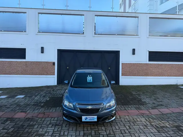 Carro Chevrolet Onix 2014 1.4 LT SPE/4