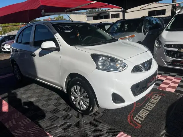 Carro Nissan March 2017 1.0 12V (Flex)
