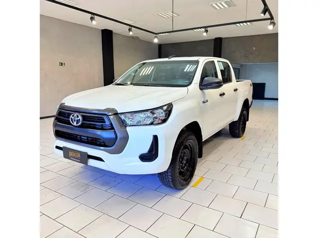 Carro Toyota Hilux Cabine Dupla 2024 STD Power Pack 4x4 2.8 Diesel