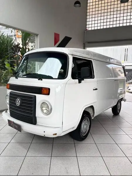 Carro Volkswagen Kombi 2012 Escolar 1.4 (Flex)