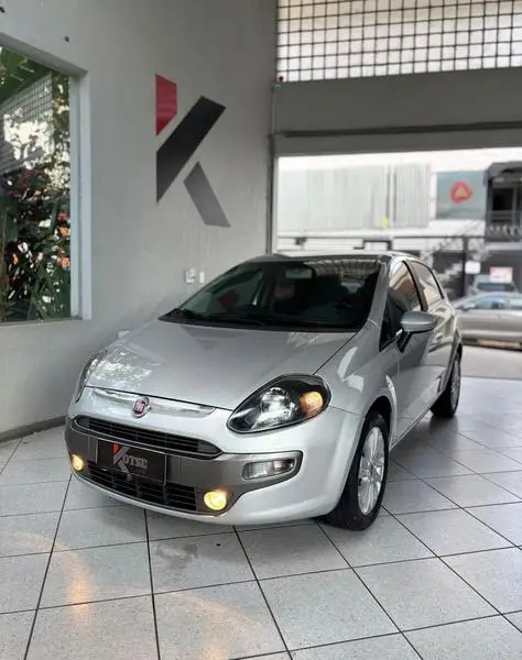 Carro Fiat Punto 2016 Essence 1.6 16V (Flex)