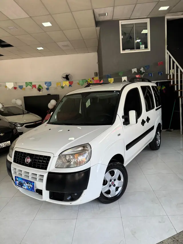 Carro Fiat Doblò 2014 Attractive 1.4 8V (Flex)
